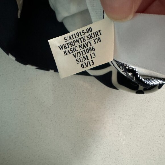 Banana Republic - Printed Ponte Mini Skirt - Navy / White print - Picture 5 of 6